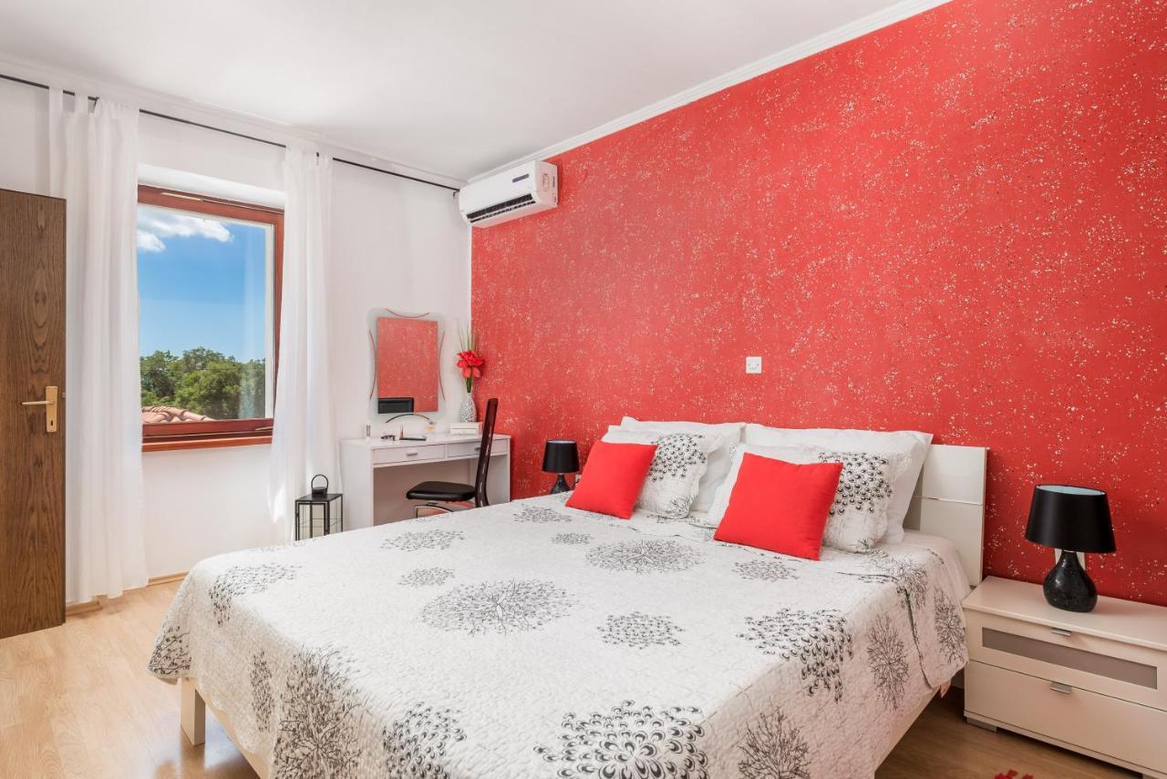 Villa Summer Oasis Dobrinj Buitenkant foto